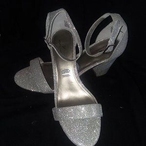 SIZE 10W  3 1/2" HEELED SPARKLY & STRAPPY SANDALS